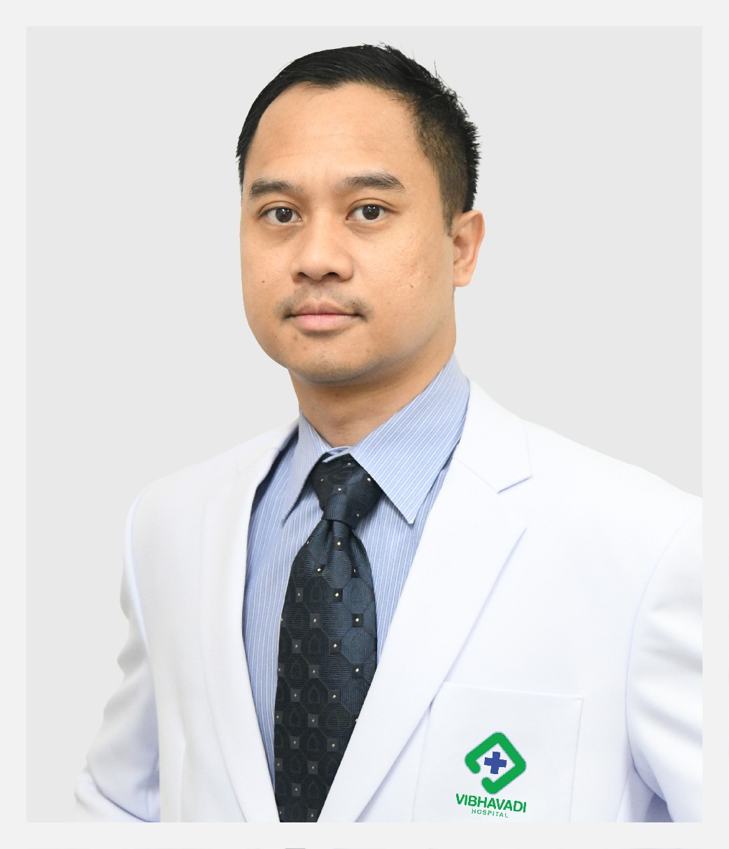 นพ. ญาณินภ์ ปลื้มอารมย์