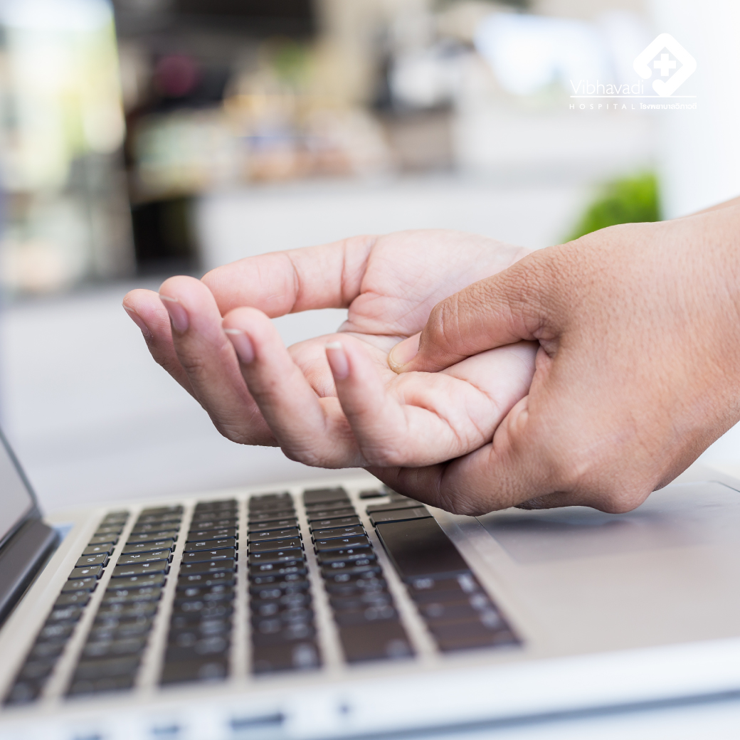 Working People Suffer from Hand-Lock Syndrome Causing Numb Fingers