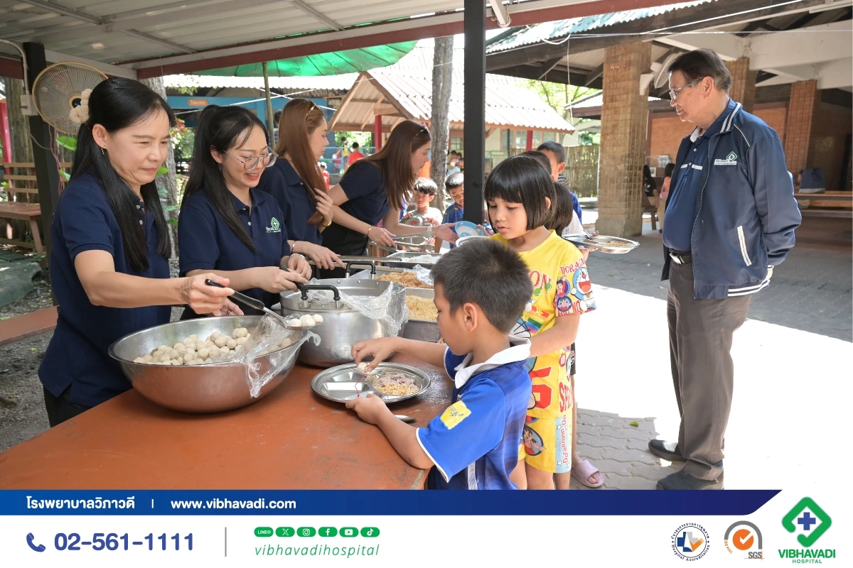 โรงพยาบาลวิภาวดีมอบวัคซีนไข้หวัดใหญ่และสิ่งของจำเป็นให้โรงเรียนหมู่บ้านเด็ก จ.กาญจนบุรี