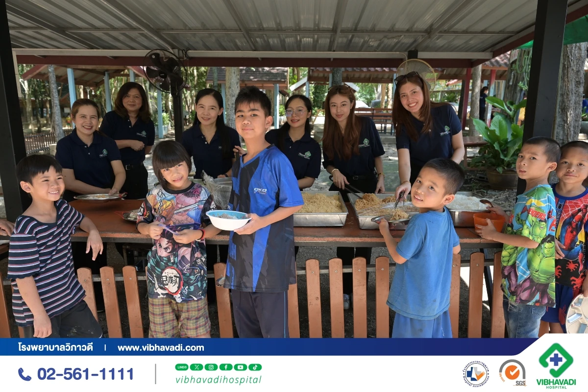 โรงพยาบาลวิภาวดีมอบวัคซีนไข้หวัดใหญ่และสิ่งของจำเป็นให้โรงเรียนหมู่บ้านเด็ก จ.กาญจนบุรี